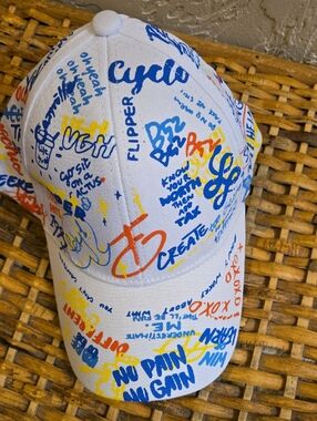 White Graffiti Print Baseball Cap - Multicolor
